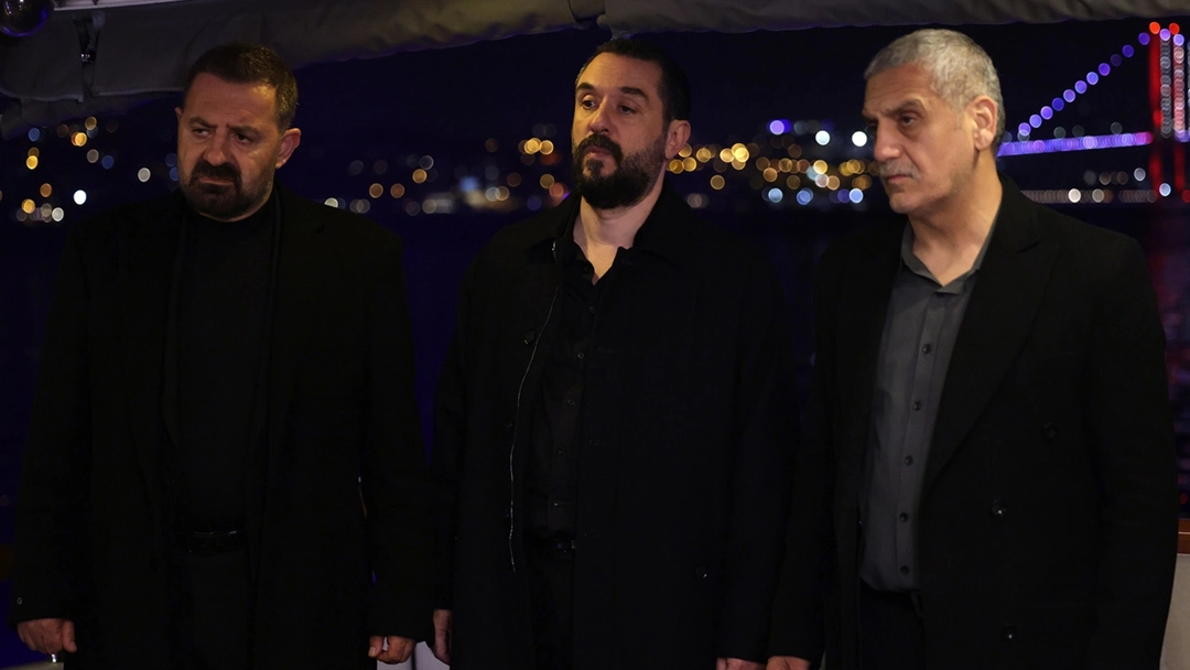 سریال زیرزمین: فینال پرهیجان و آرزوی ۷ فصل ادامه؛ واکنش بازیگران به پایان فصل اول 4 سریال زیرزمین قسمت آخر