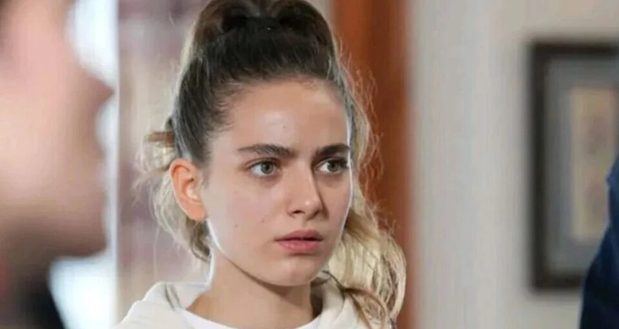 فیلم جدید آوا یامان Dokunmadan Aşk سایت ترکنما