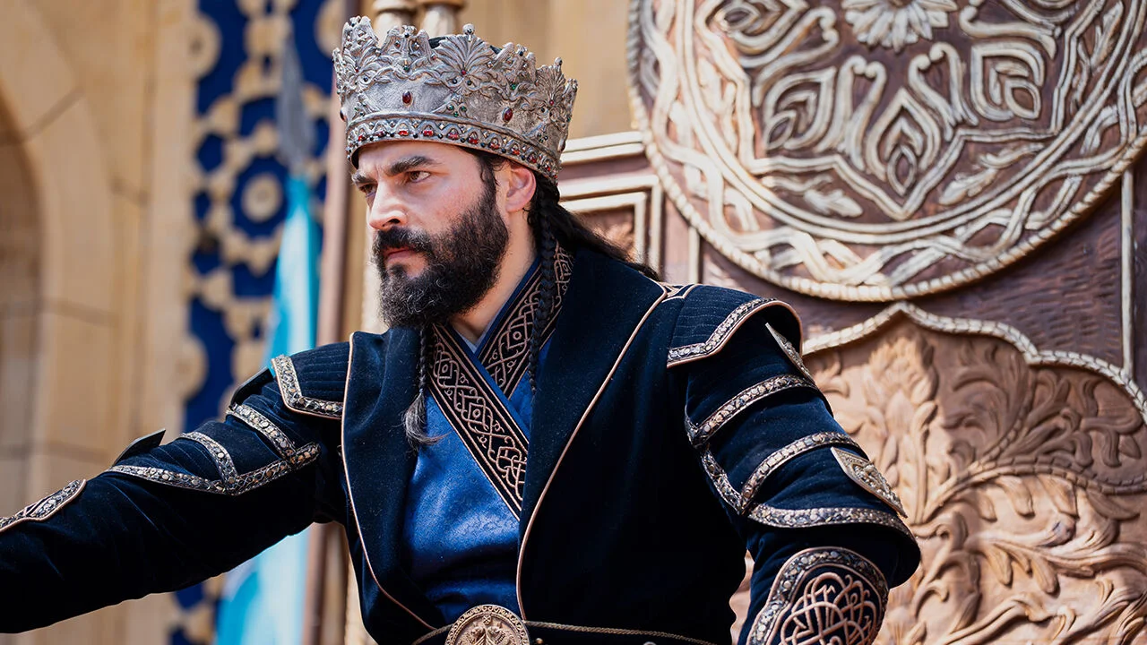 اماده سازی اکین اکینوزو برای نقش سلطان علاءالدین کیقباد در عشق و تاج و تخت (Aşk ve Taht) 2 اماده سازی اکین اکینوزو